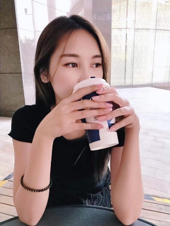 KK直播李小孽:會唱歌的“梗”王,直播四個月成KK紅人