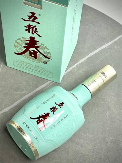 五糧春名門(mén)獲贊“時(shí)間釀造的芬芳”，憑實(shí)力成酒桌“常客”