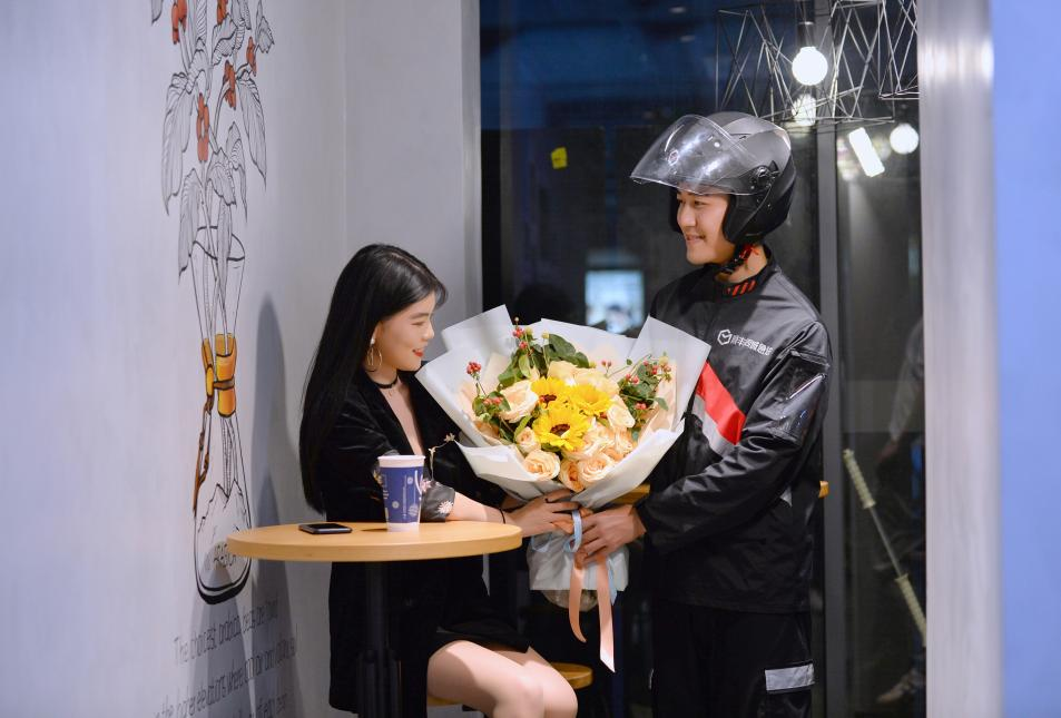 順豐同城圣誕鮮花配送單量同比增長(zhǎng)1.2倍，助力“圣誕經(jīng)濟(jì)”再升溫
