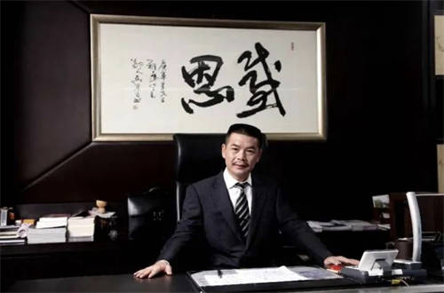侯軍呈：讓中國美妝行業(yè)站到世界舞臺(tái)的C位，共享美好