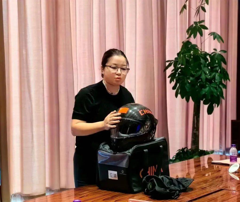 思看科技3D掃描技術(shù)為國家隊精準護航！全球首款雪車專用頭盔成果圓滿交付！