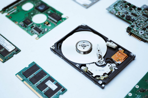 PCB三防漆的作用，從防護到性能提升