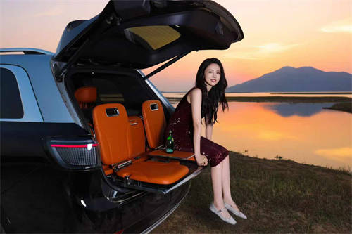 問界M9銷量破20萬，技術(shù)引領(lǐng)中國汽車高端化新紀(jì)元