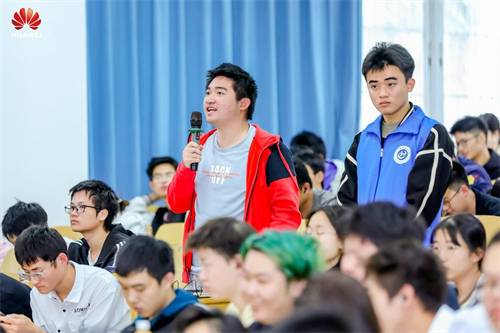 共攀技術(shù)高峰 共建高校生態(tài)，華為云HCSD校園沙龍走進海南職業(yè)技術(shù)學院