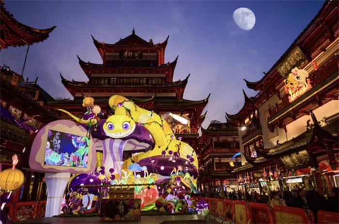 當(dāng)年輕人過起“賽博年”，品牌如何把熱點(diǎn)內(nèi)容變成好生意？