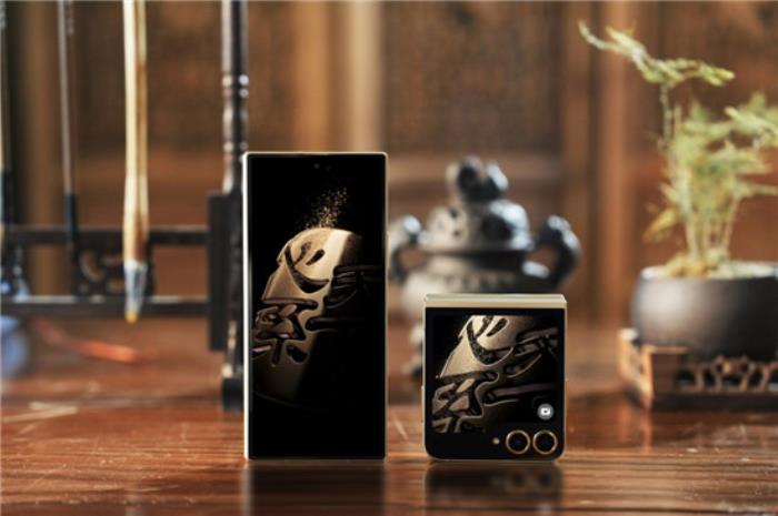 時光凝練 品質(zhì)升華 心系天下三星W25｜W25 Flip獻(xiàn)禮新春
