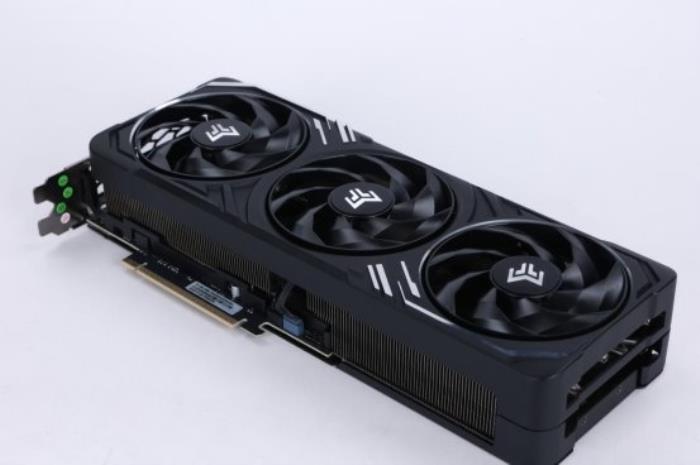 支持DLSS4，影馳 RTX 5080 金屬大師OC評測