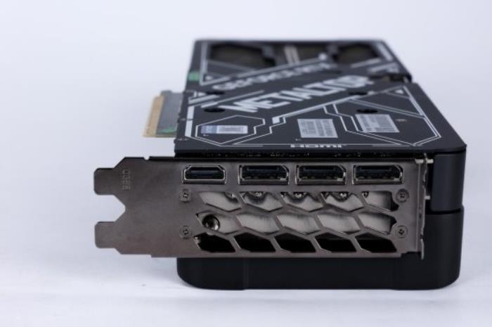支持DLSS4，影馳 RTX 5080 金屬大師OC評測