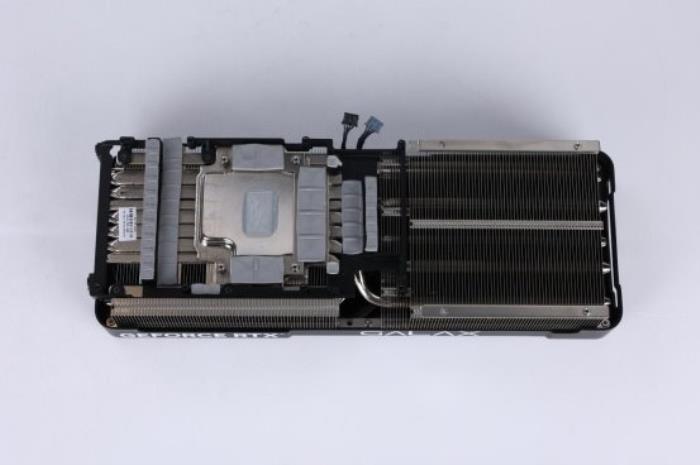 支持DLSS4，影馳 RTX 5080 金屬大師OC評測
