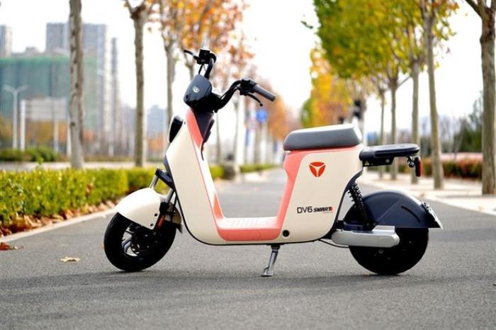 電動車選什么牌子好？雅迪x王鶴棣，定義年輕人出行新方式