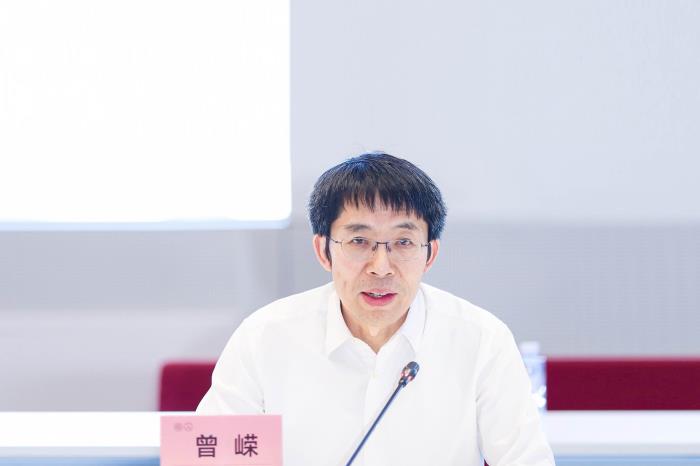 清華大學(xué)鯤鵬昇騰科教創(chuàng)新卓越中心專項(xiàng)合作啟動，引領(lǐng)高?？蒲泻腿瞬排囵B(yǎng)新模式