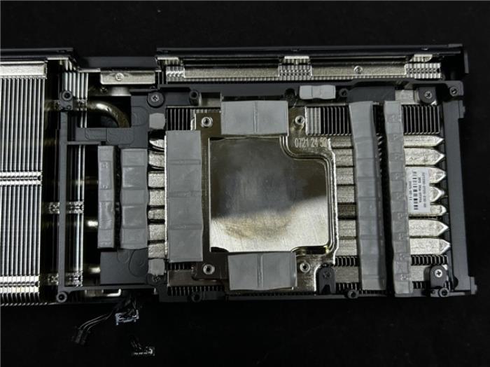 炫酷來襲，耕升 GeForce RTX 5070 Ti 炫光·超 OC帶來超高性能