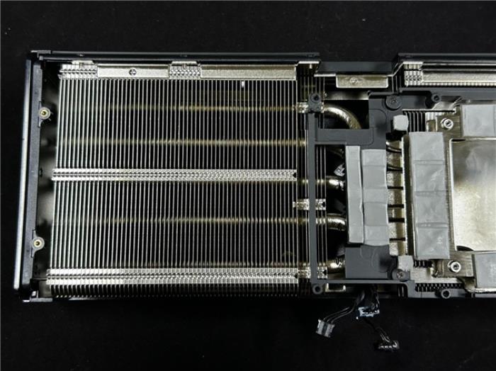 炫酷來襲，耕升 GeForce RTX 5070 Ti 炫光·超 OC帶來超高性能
