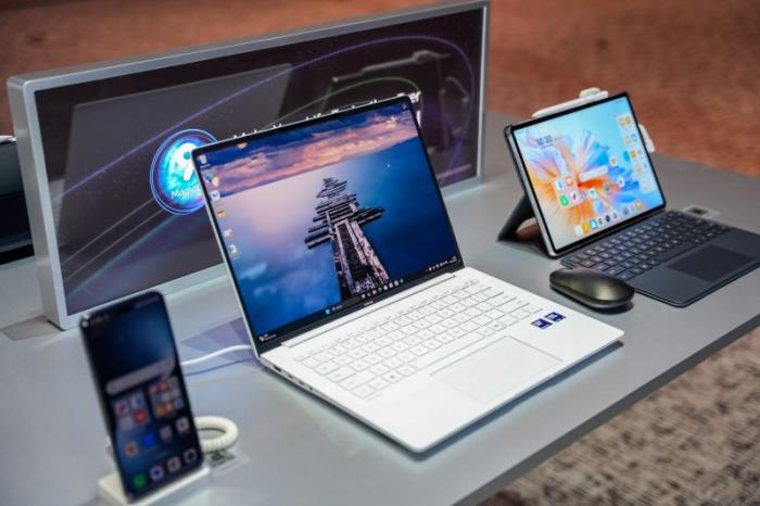 榮耀MagicBook Pro 14亮相MWC2025 3月4日國內(nèi)首銷