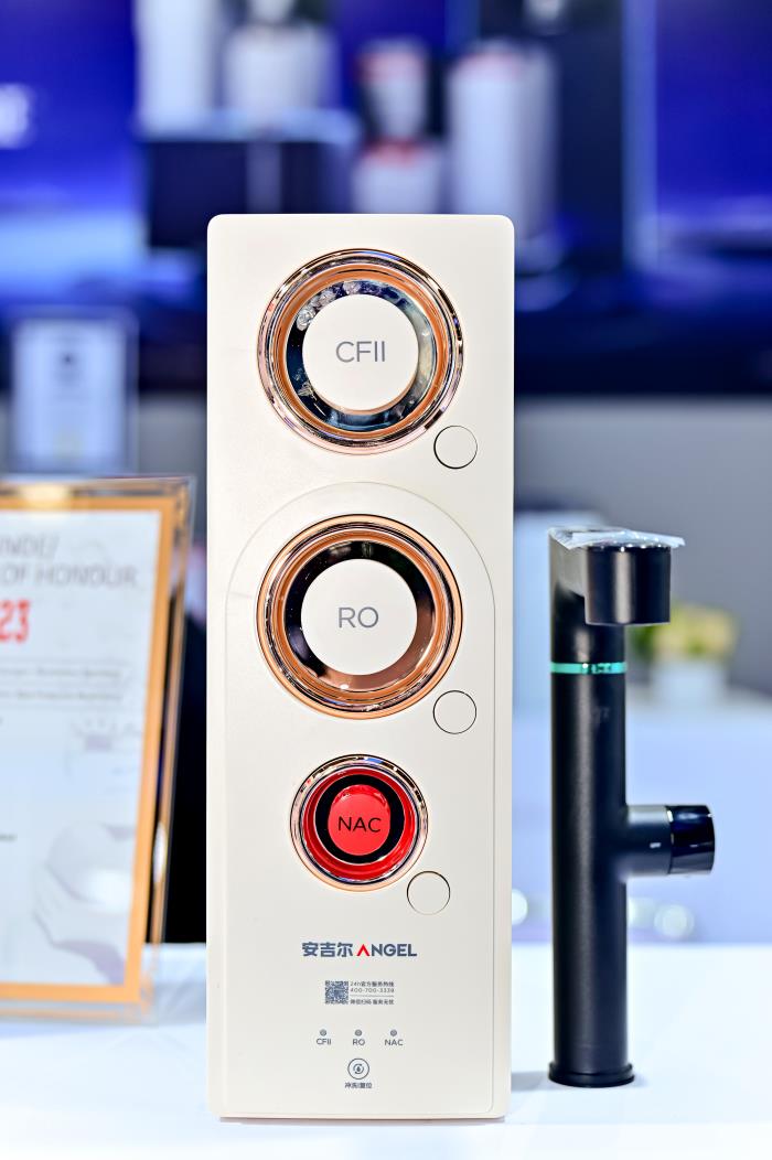 全球首秀AWE2025！安吉爾攜哪吒2代凈水器開啟“健康飲水定制化”時代