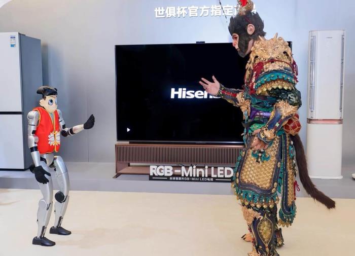 百吋大屏燃炸AWE！KPL重慶狼隊(duì)VS宇樹機(jī)器人現(xiàn)場(chǎng)battle?