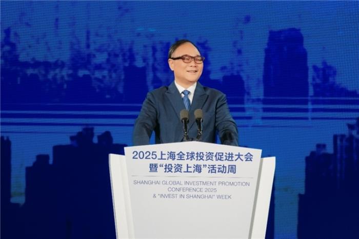 全球投促大會開幕，李書福脫稿演講背后的“含新量”