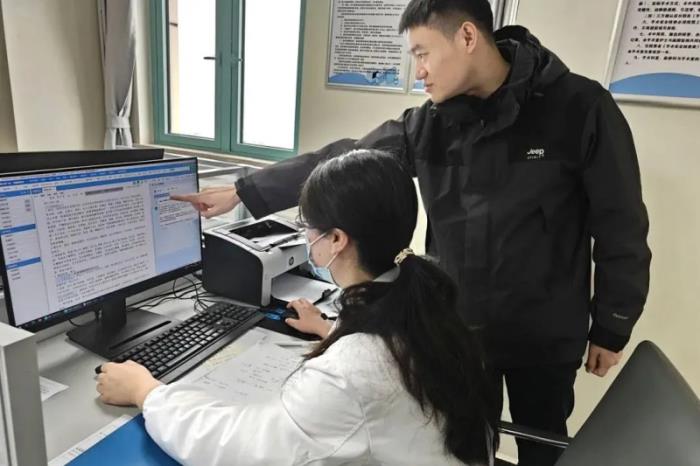 1分鐘診斷+90%準(zhǔn)確率！宏杉科技DeepSeek一體機(jī)落地南昌縣人民醫(yī)院