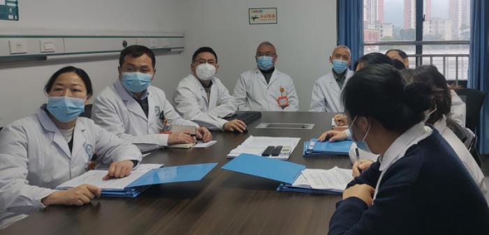 知名中醫(yī)專家張宗見教授赴盈康一生重慶華健友方醫(yī)院開展大型惠民義診暨學(xué)術(shù)交流活動(dòng)