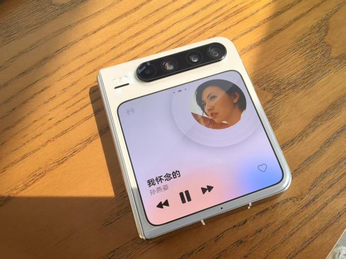 內(nèi)屏闊感沉浸，外屏便捷瀏覽！華為Pura X堪稱看視頻、刷新聞神器