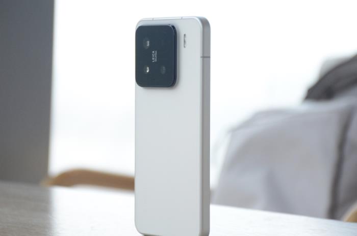 小米手機不甘示弱！小米15暴跌821元，驍龍8至尊版+5400mAh+IP68