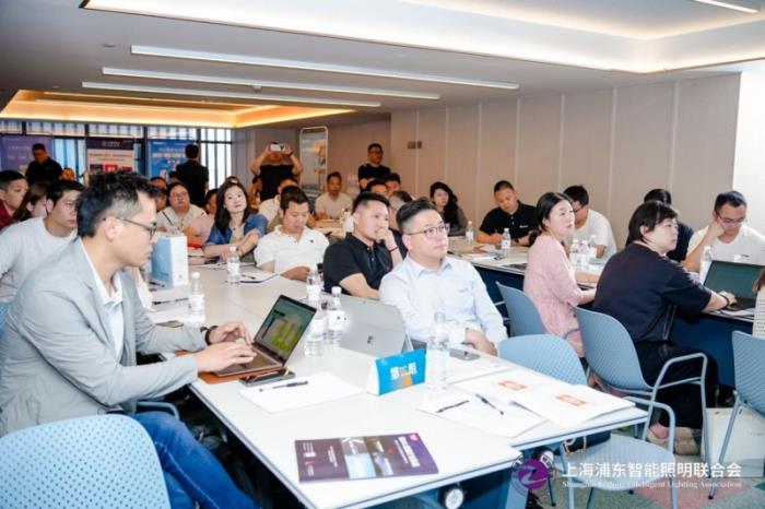 “基于AI與雙碳全場景的智能系統(tǒng)工程師”培訓(xùn)在重慶成功舉行