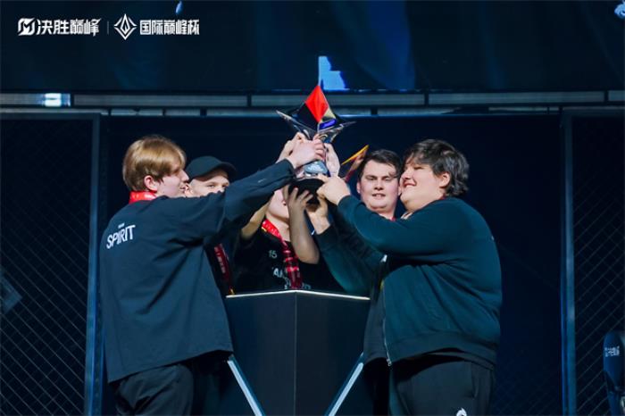 匯聚全球電競(jìng)菁英，2025決勝巔峰?國際巔峰杯圓滿落幕