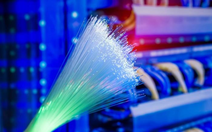 大金氟化工：以高性能光學氟材料，助力更高速、更穩(wěn)定的數(shù)據(jù)傳輸網(wǎng)絡