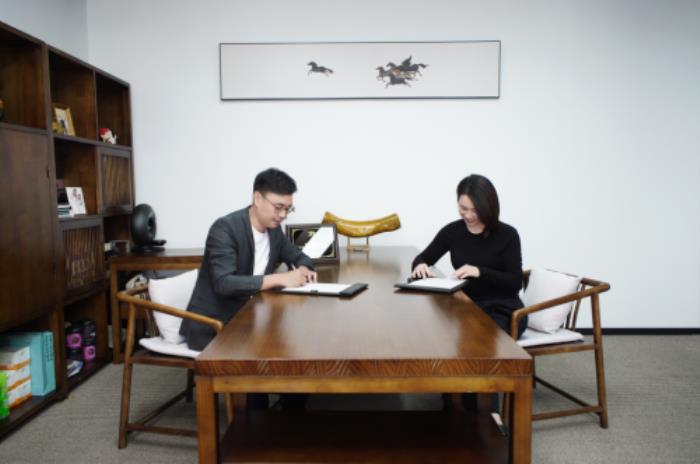 絕影XENJOY攜手別墅設(shè)計(jì)大師蔡晴：以空間美學(xué)重構(gòu)家庭健身的感知革命