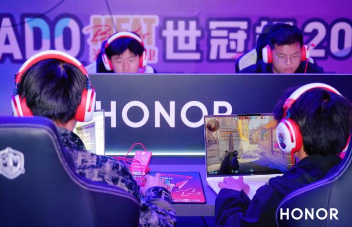 榮耀HUNTER游戲本亮相DreamHack嘉年華 靜音高性能引游戲用戶爭(zhēng)相體驗(yàn)