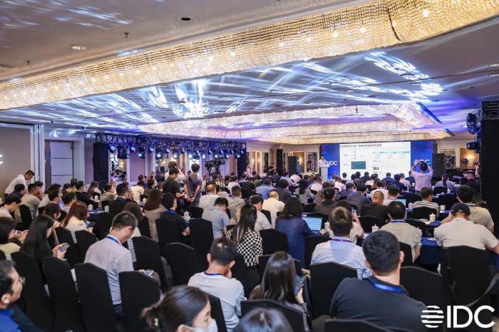 2025深圳CIO峰會(huì)重磅收官！IDC中國(guó)未來(lái)數(shù)字工業(yè)領(lǐng)航者獎(jiǎng)項(xiàng)榮耀揭曉！