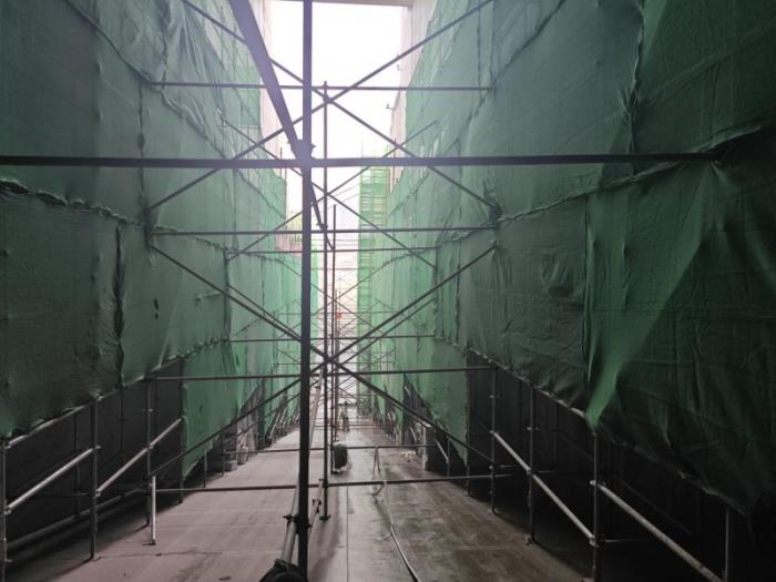智氪紀(jì)元打造全球首批“三高材料”涂布機(jī)器人，賦能基建智能化升級(jí)