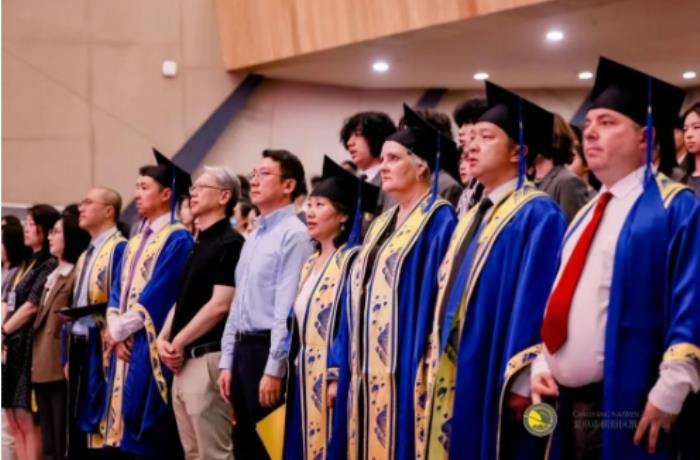 從凱文出發(fā)，向世界奔跑丨2025年朝陽凱文畢業(yè)典禮紀實