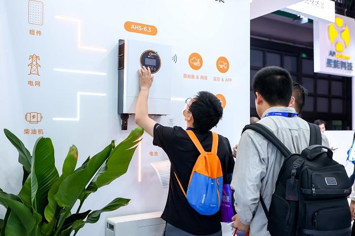 AI賦能，智啟未來丨昱能科技攜全場景智慧光儲解決方案重磅亮相SNEC！
