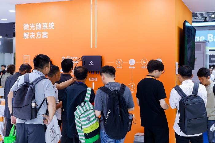 AI賦能，智啟未來丨昱能科技攜全場景智慧光儲解決方案重磅亮相SNEC！