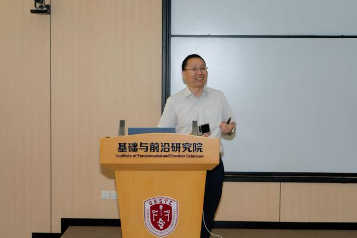 鴻蒙公開課走進電子科技大學