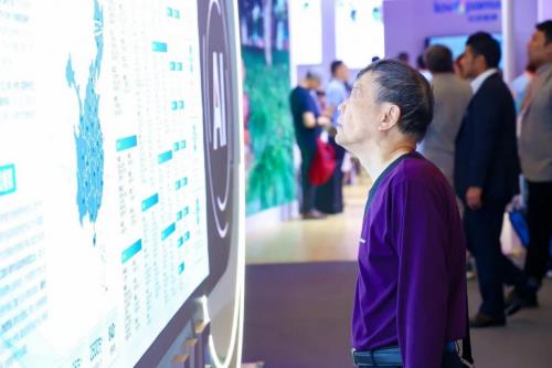 ?天與養(yǎng)老“AI+養(yǎng)老 無為養(yǎng)老系統(tǒng)”引爆2025上海老博會，開啟智慧養(yǎng)老“無感”新時代
