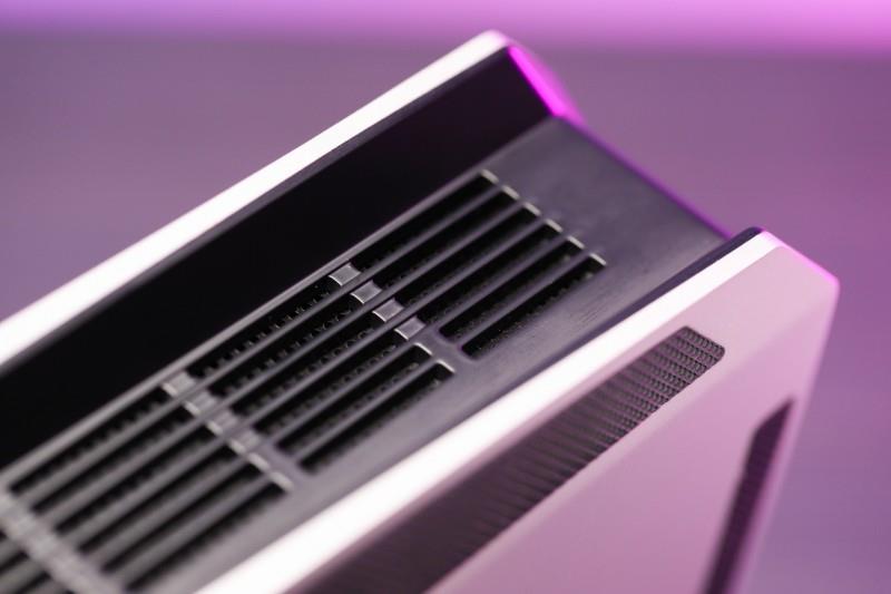 “跟上AI時代”？不，我就是時代！磐鐳YO1 AMD銳龍AI Max+395桌面AI超算中心