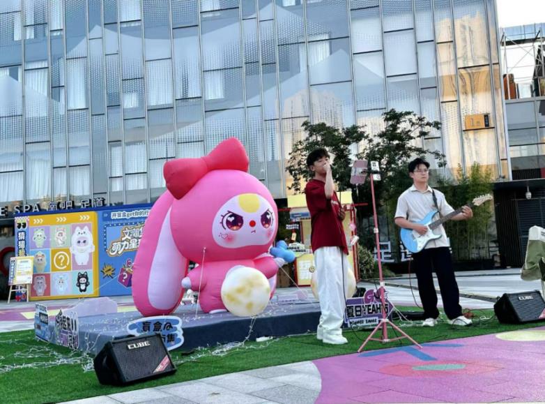 安徽省文交所文潮集市 “小 YEAH 萌力星球計劃” 在合肥市罍街南區(qū)火熱開啟！