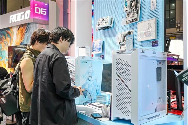 ROG參展BW 2025，煥新升級太陽神機箱實力出圈，開啟電競新體驗