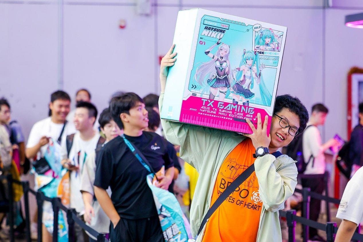 華碩主板撼動BW2025 ROG玩+樂園引玩家狂歡
