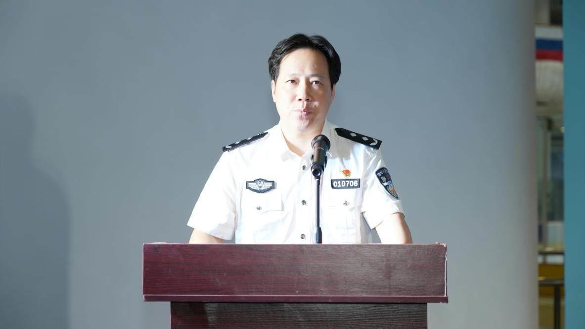 “警熊小智”亮相，趣味拼圖普法！雅迪與無錫公安玩轉(zhuǎn)安全騎行新宣教